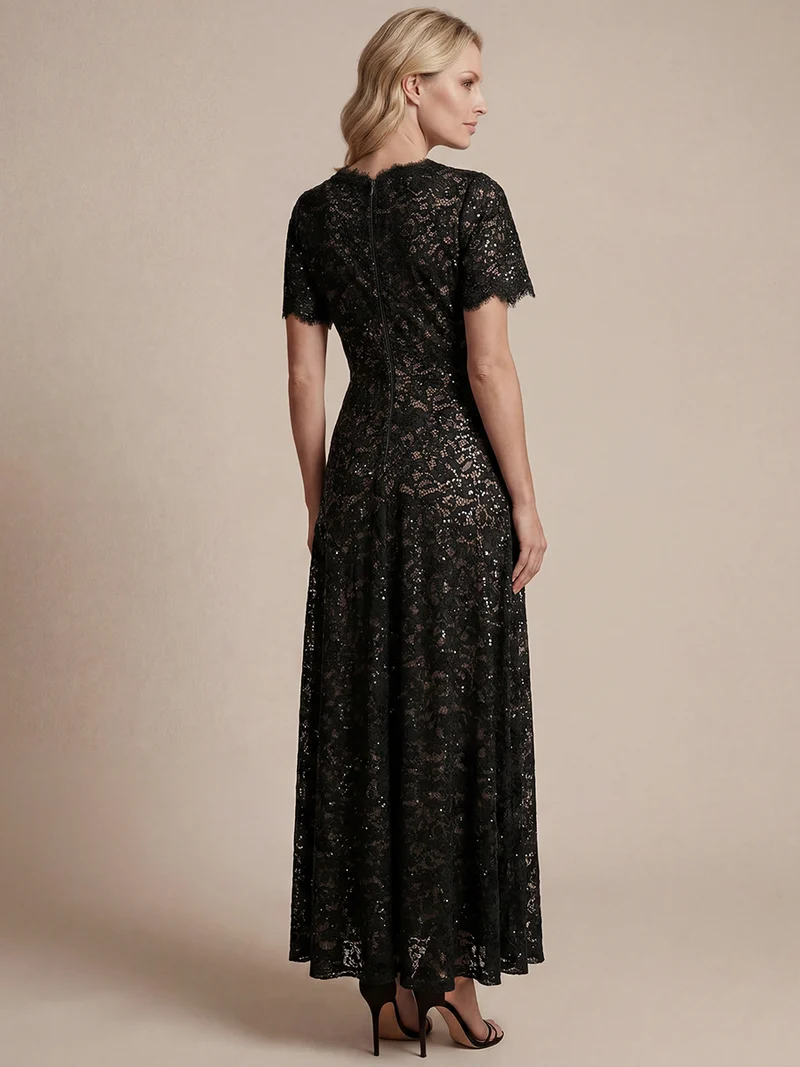 Robe longue à volants en dentelle à manches courtes A ligne