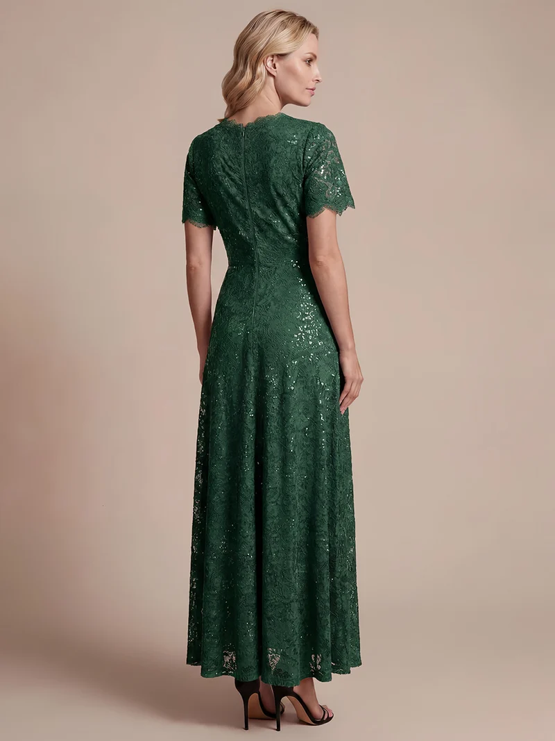 Robe longue à volants en dentelle à manches courtes A ligne