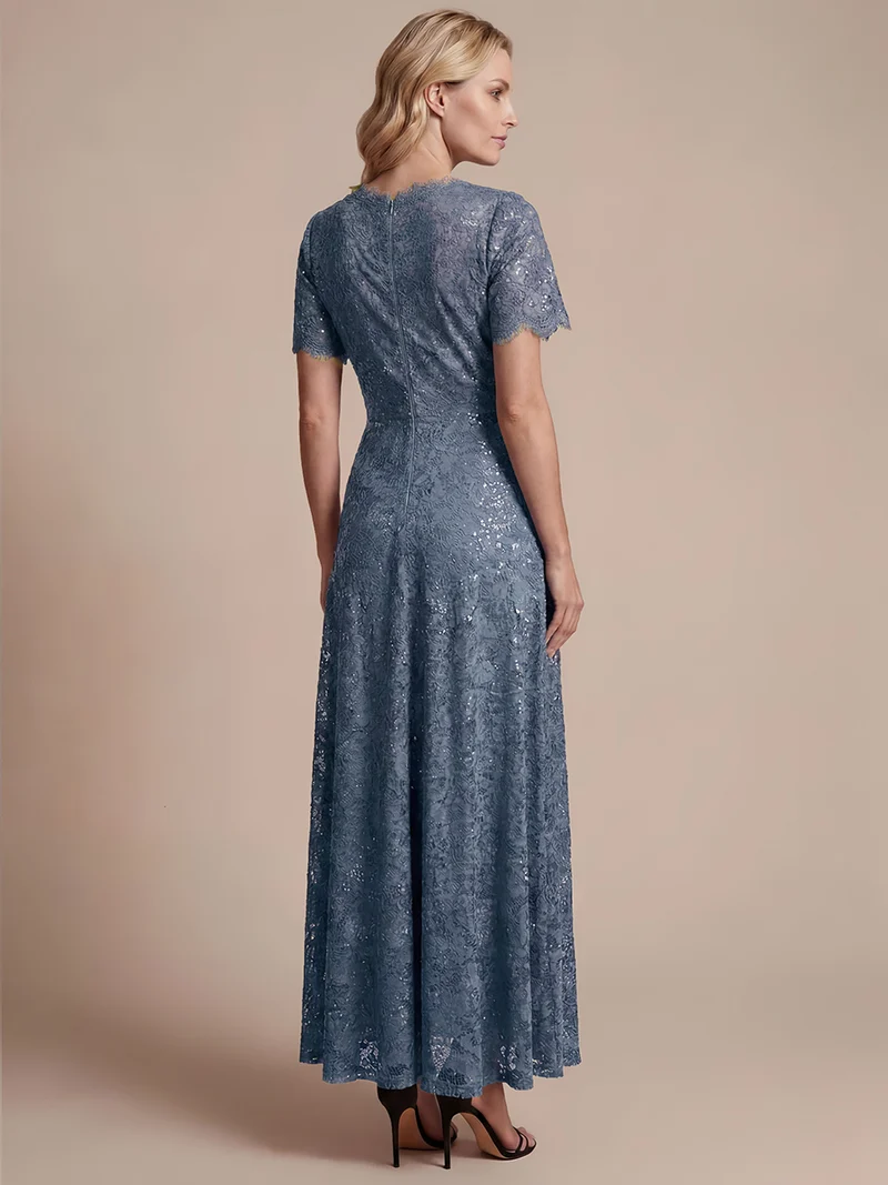 Robe longue à volants en dentelle à manches courtes A ligne