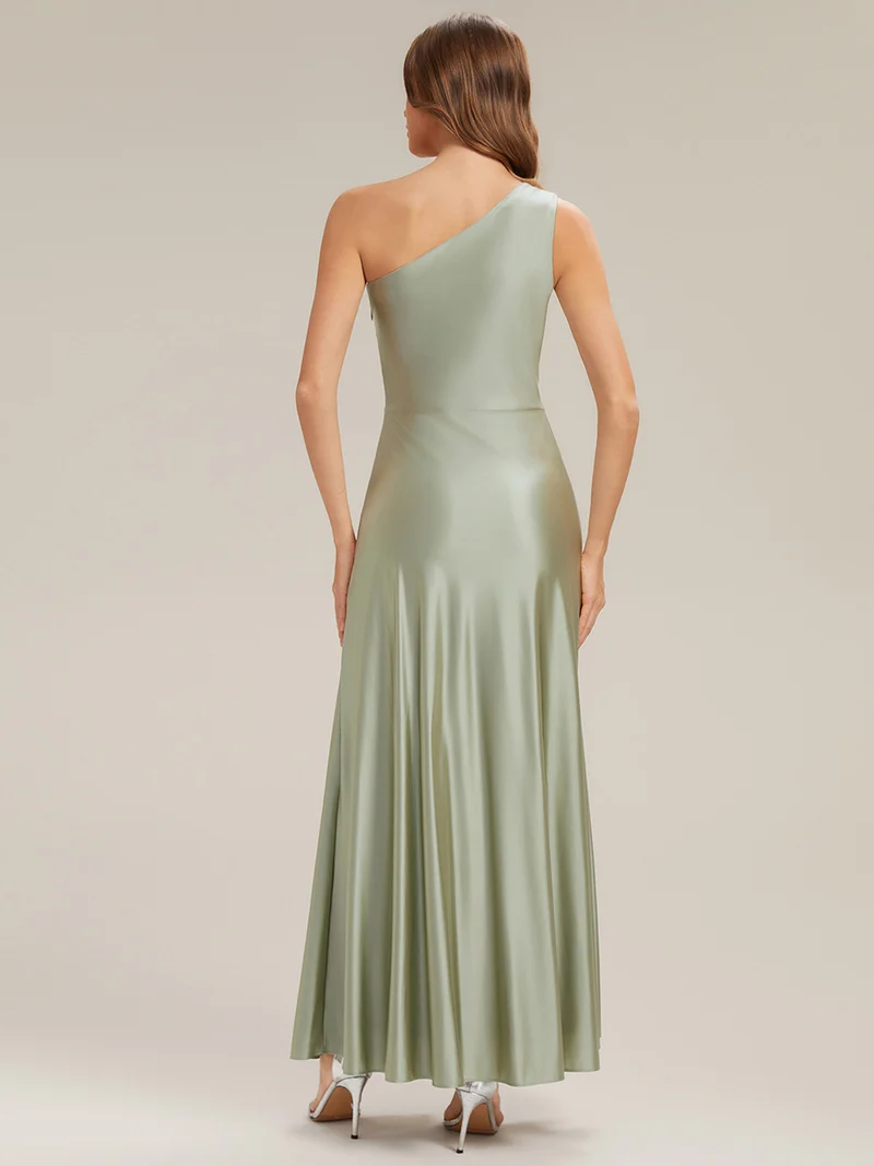 Robe longue à une épaule sans manches en A avec fente haute et détail noué