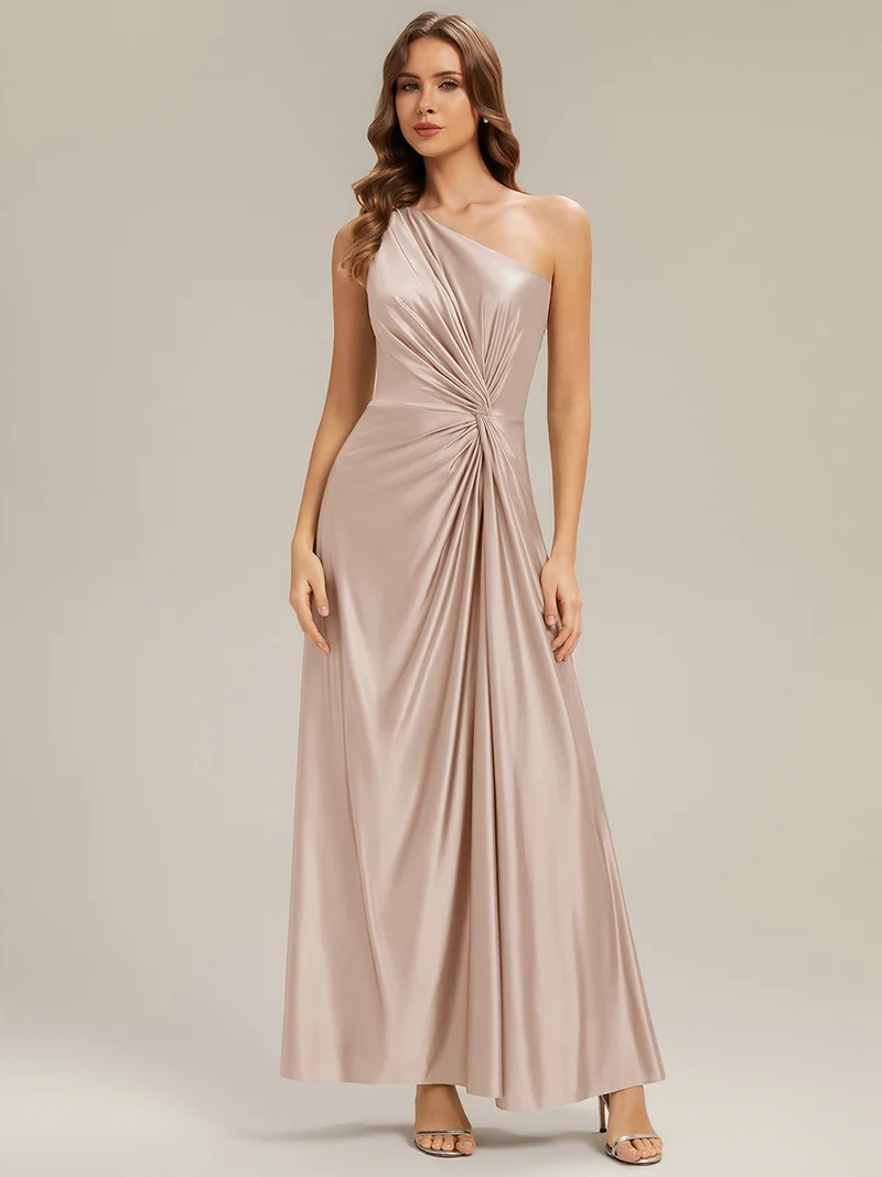 Robe longue à une épaule sans manches en A avec fente haute et détail noué