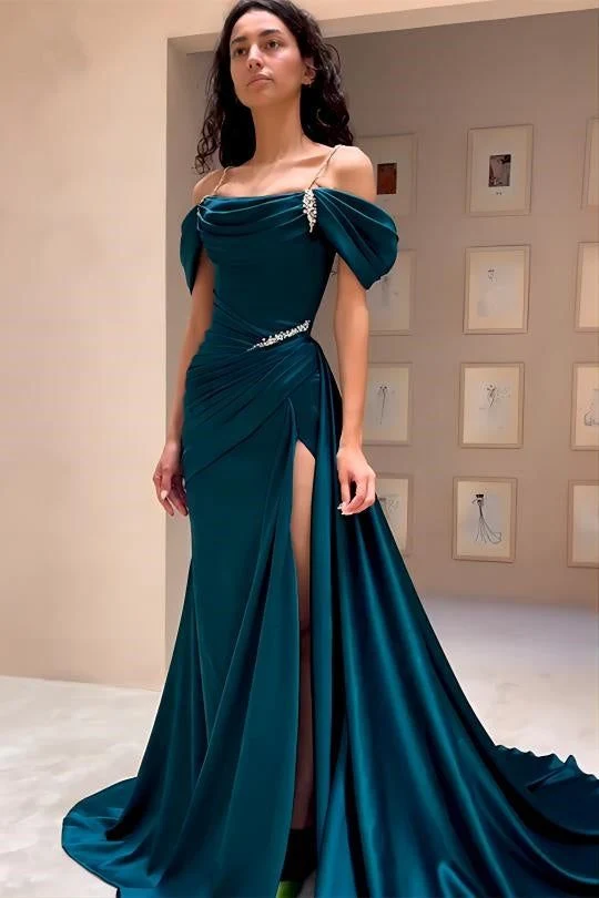 Robe de soirée en satin vert foncé à épaules dénudées et perles