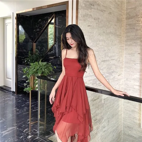 Robe de soirée trapèze asymétrique à bretelles spaghetti et volants en tulle pour bal de promo