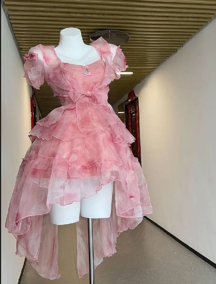 Robe de soirée trapèze en tulle rose à manches courtes