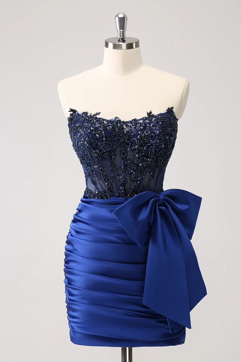 Robe de soirée courte en satin plissé, moulante, sans bretelles, avec nœud