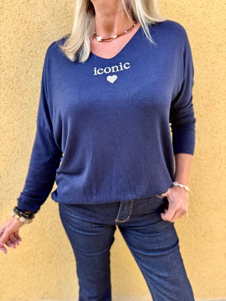 Pull fin Iconic bleu marine