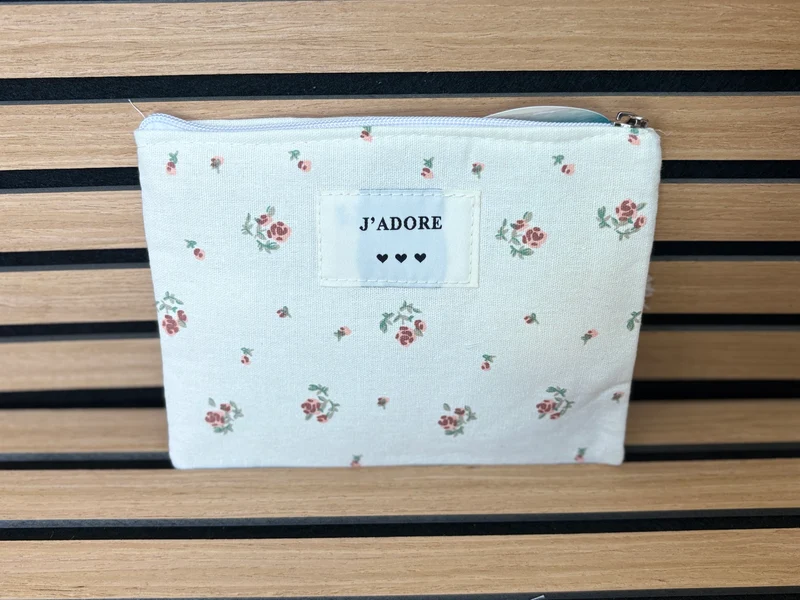 Pochette « J’adore »