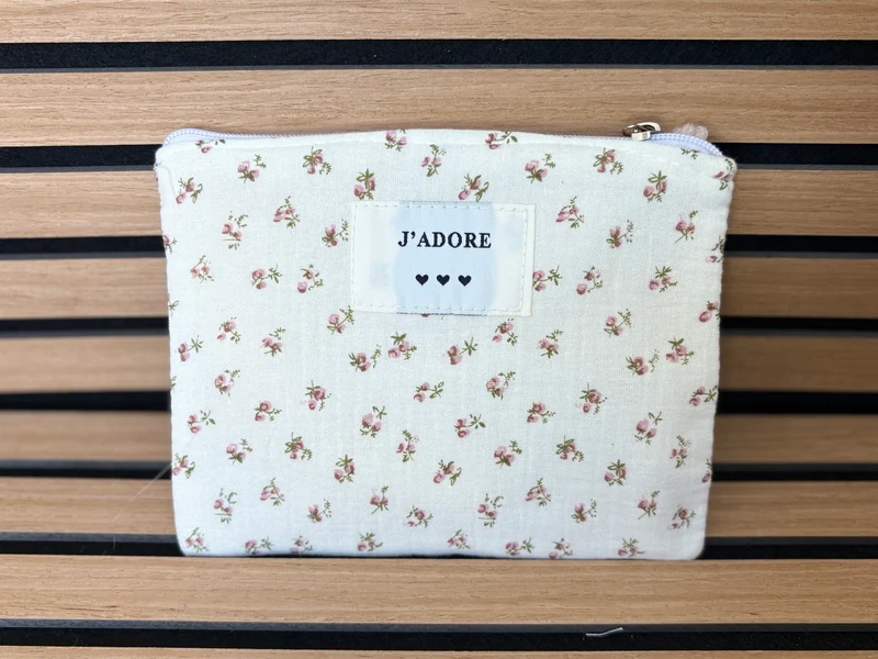 Pochette « J’adore »