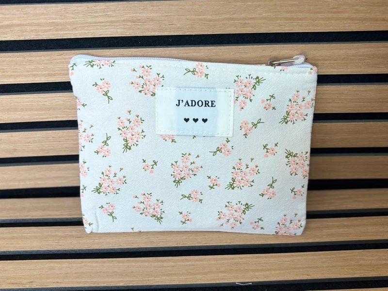 Pochette « J’adore »