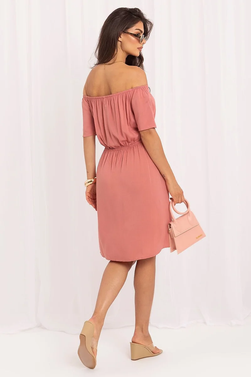 Robe été courte épaules dénudées rose poudre