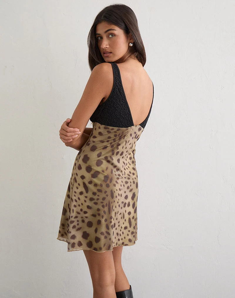 Mini-robe Aemma en noir et résille, grand motif léopard marron