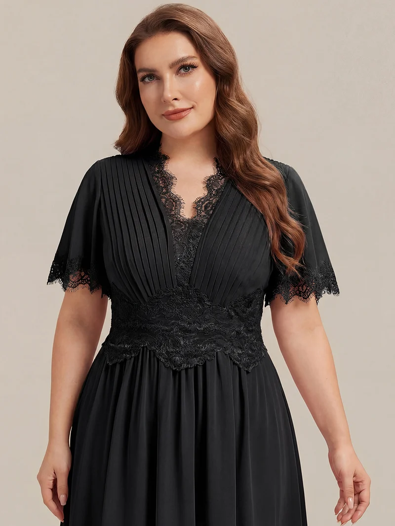 Robe midi en dentelle ajourée à col en V
