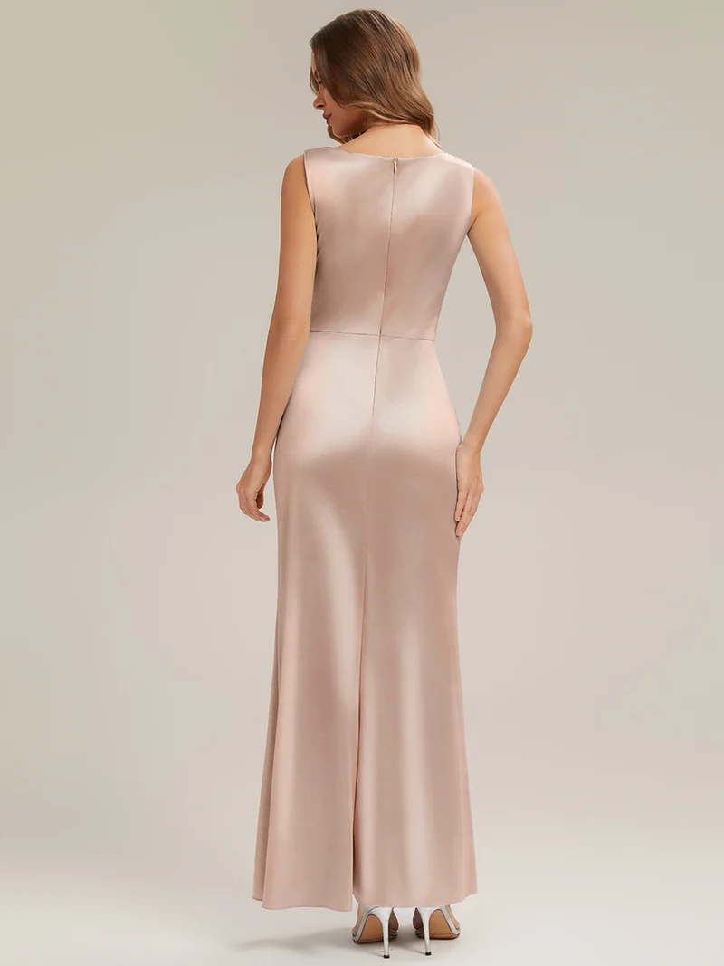 Robe sirène longue sans bretelles en stretch avec col drapé et fente haute sur la cuisse
