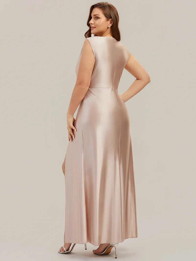Robe sirène longue sans bretelles en stretch avec col drapé et fente haute sur la cuisse