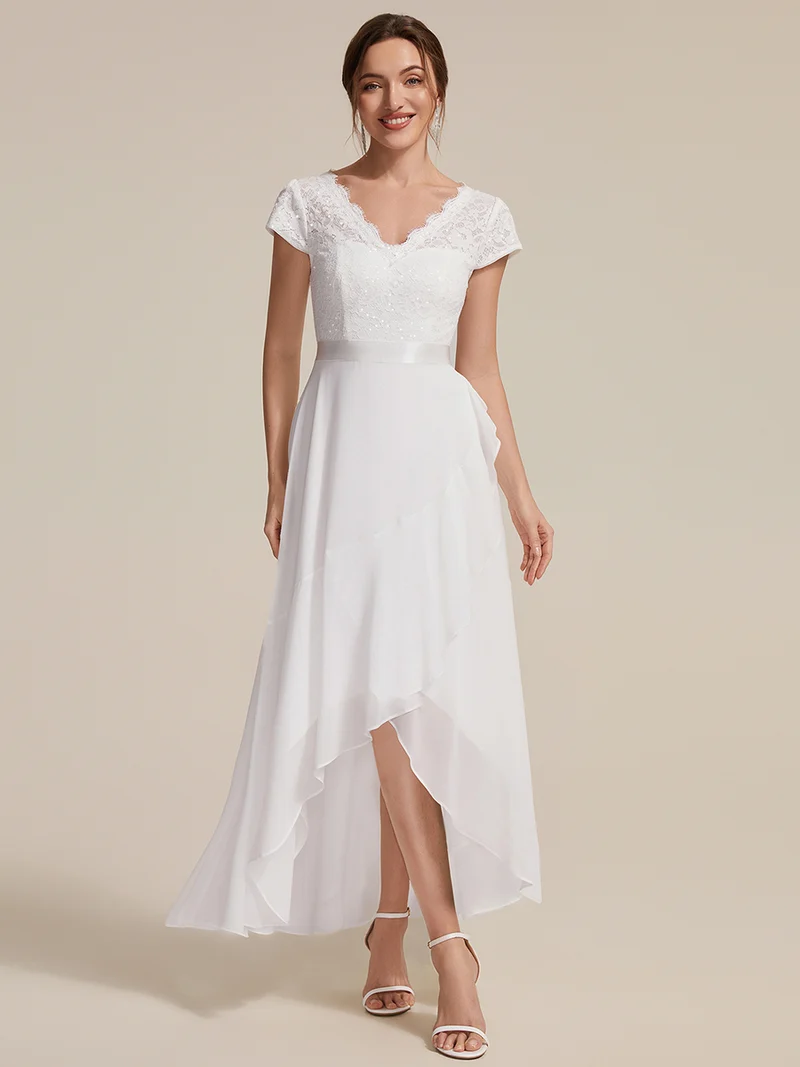 Robe élégante asymétrique à décolleté en V profond et volants