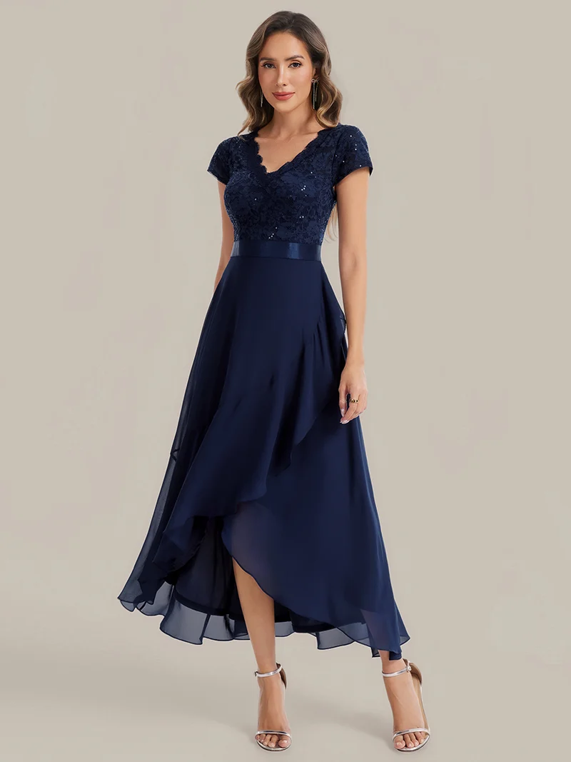 Robe élégante asymétrique à décolleté en V profond et volants