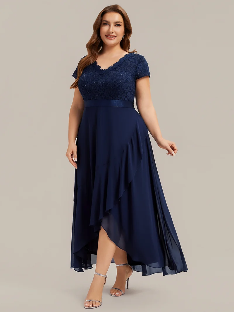 Robe élégante asymétrique à décolleté en V profond et volants