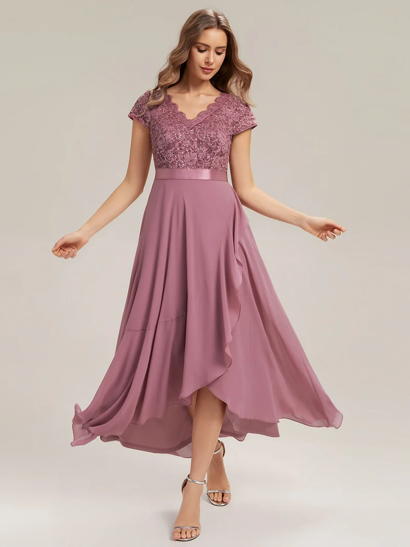 Robe élégante asymétrique à décolleté en V profond et volants