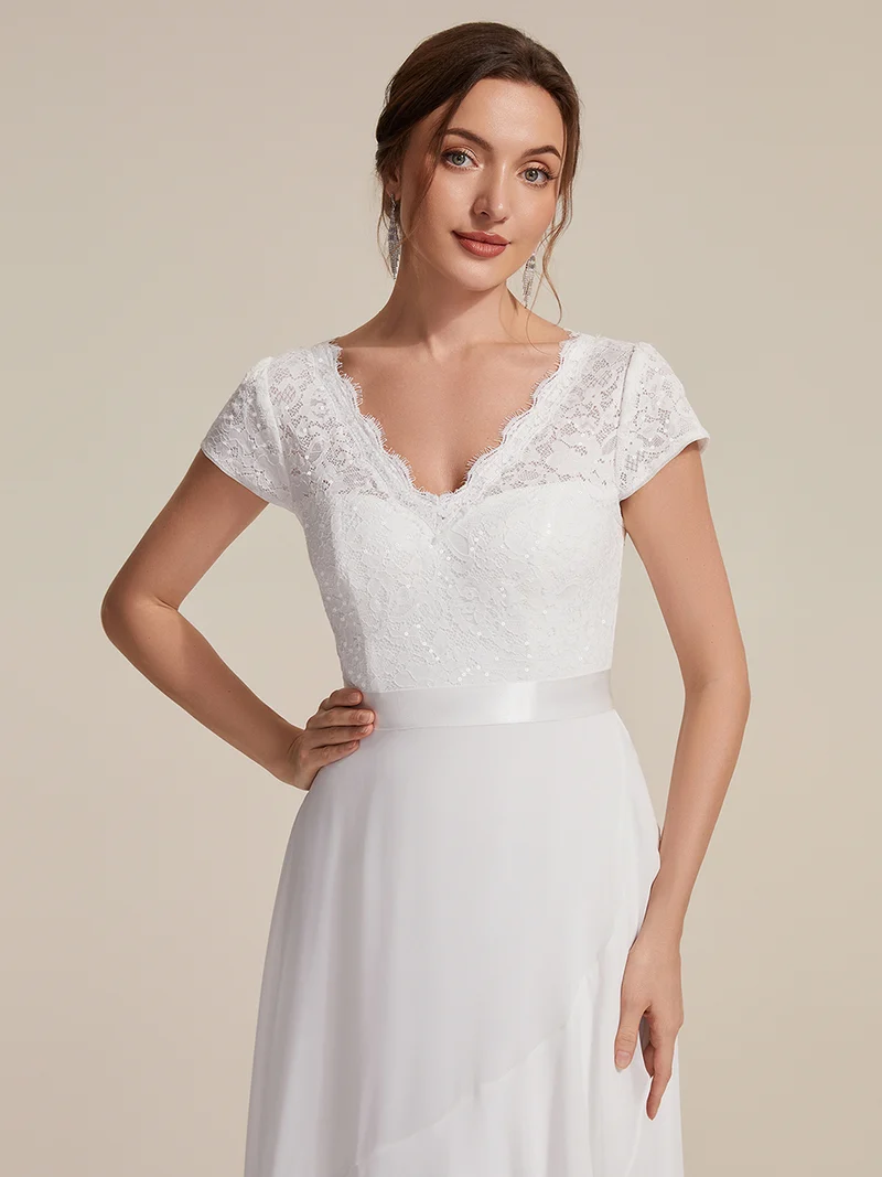 Robe élégante asymétrique à décolleté en V profond et volants