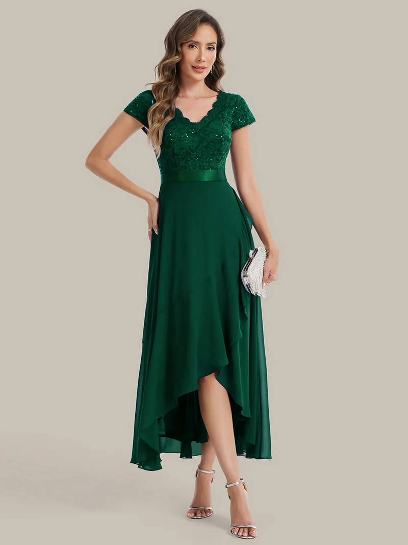Robe élégante asymétrique à décolleté en V profond et volants