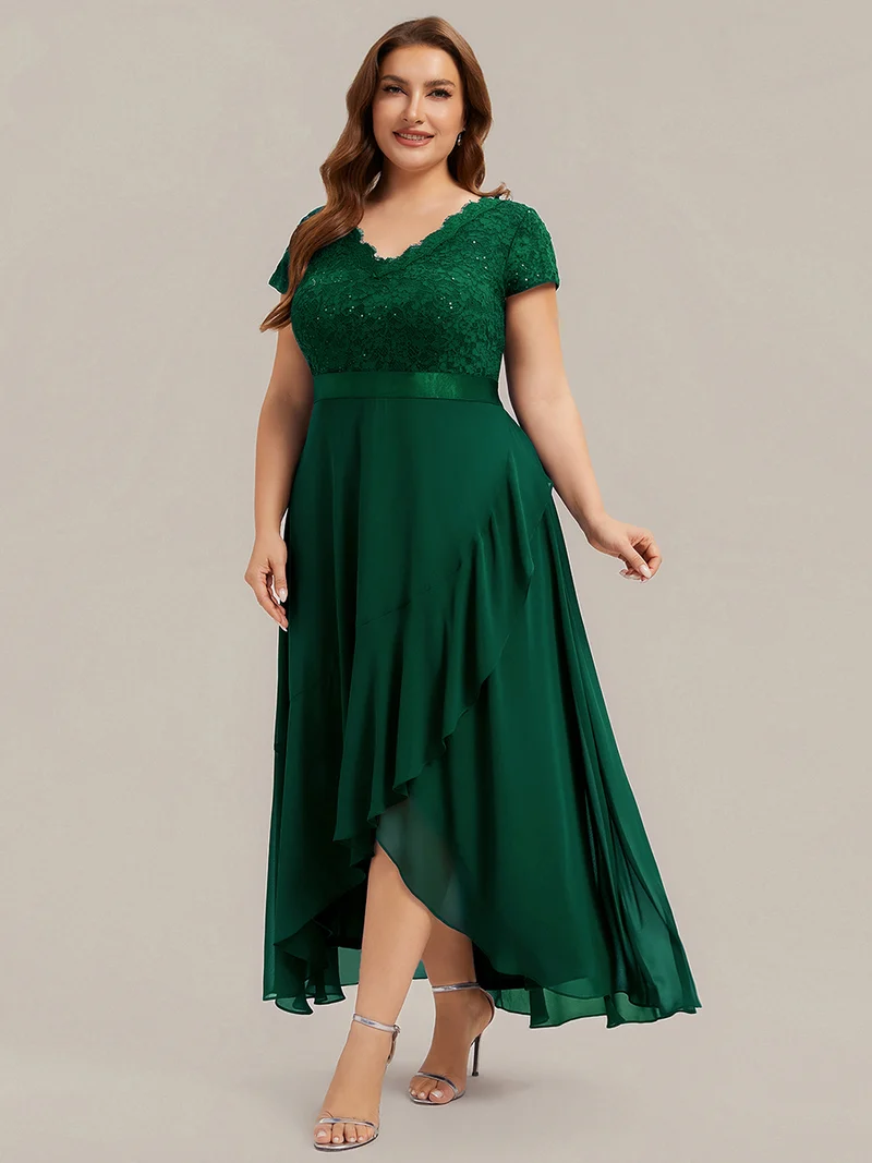 Robe élégante asymétrique à décolleté en V profond et volants