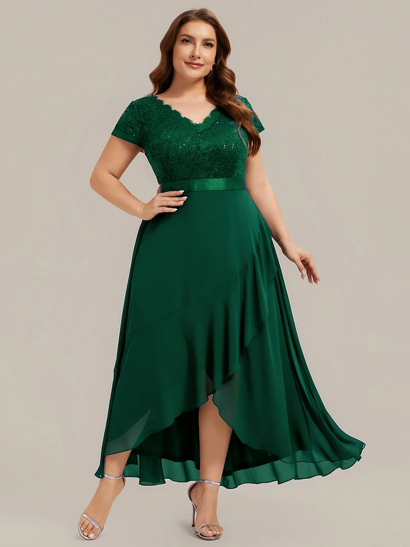 Robe élégante asymétrique à décolleté en V profond et volants