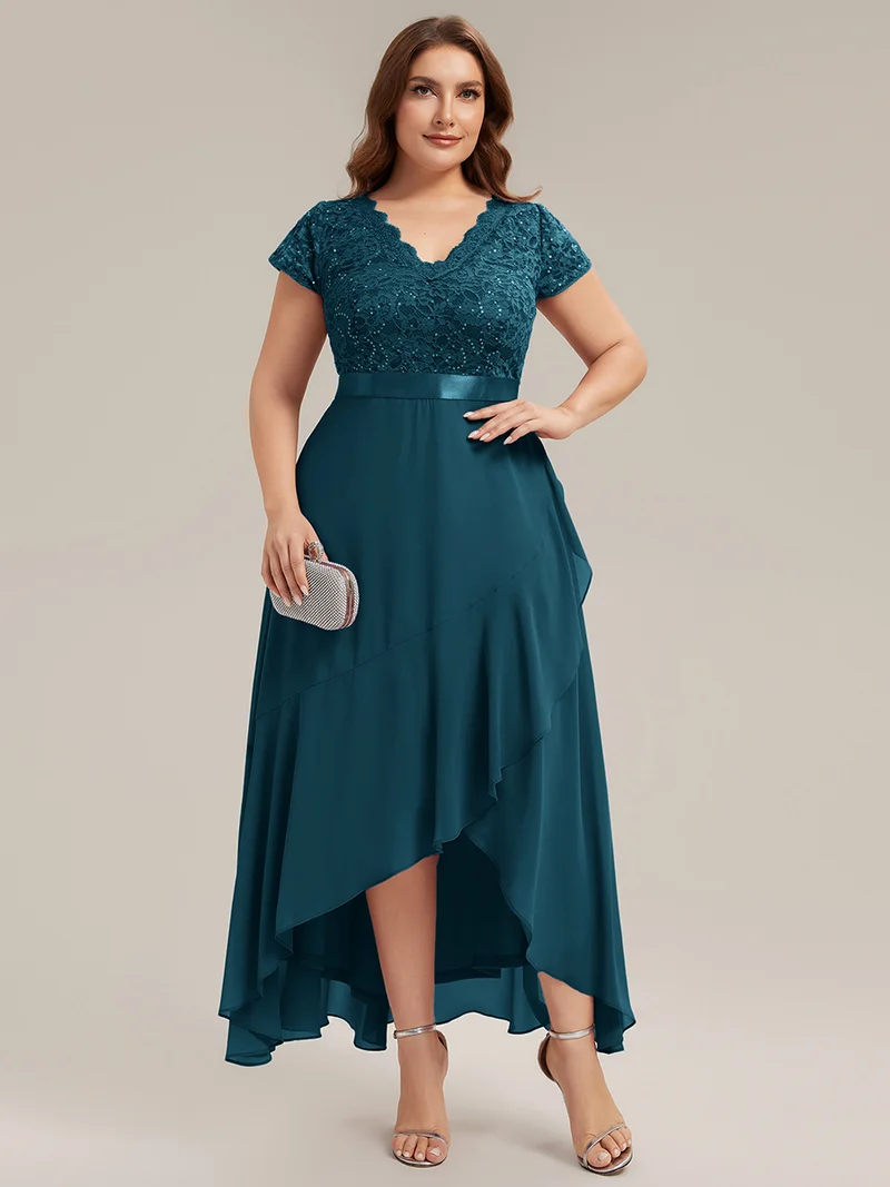 Robe élégante asymétrique à décolleté en V profond et volants