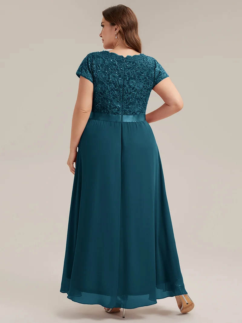 Robe élégante asymétrique à décolleté en V profond et volants