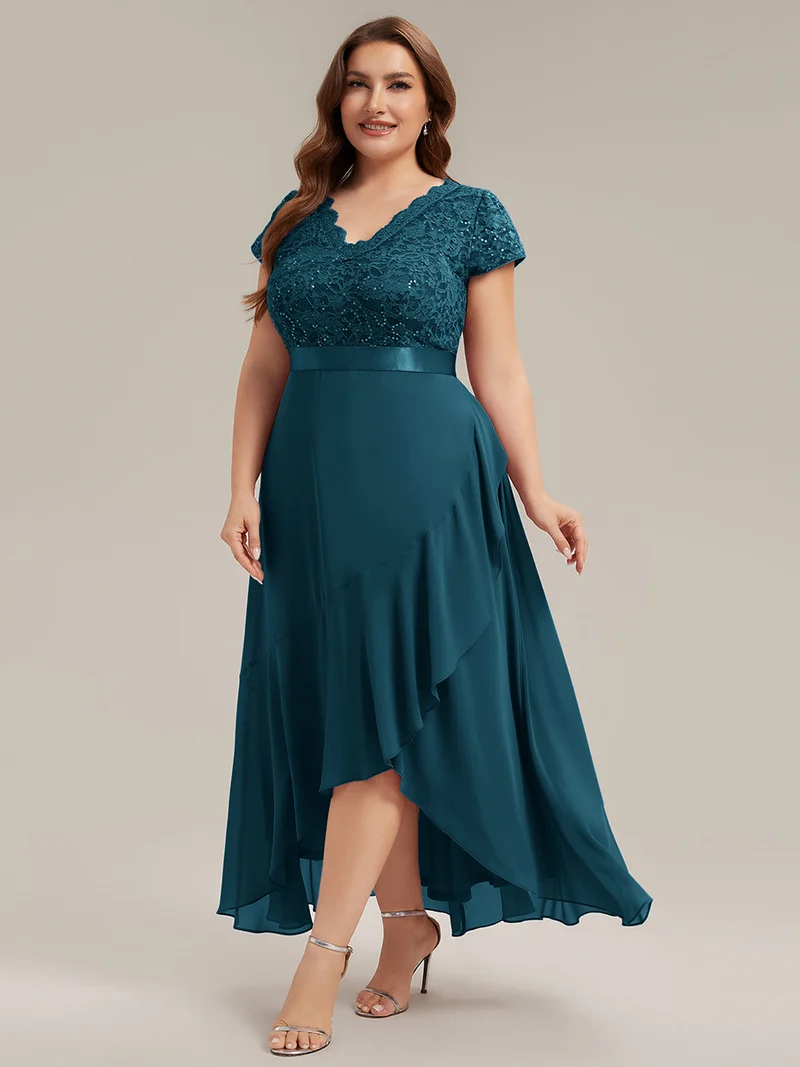 Robe élégante asymétrique à décolleté en V profond et volants