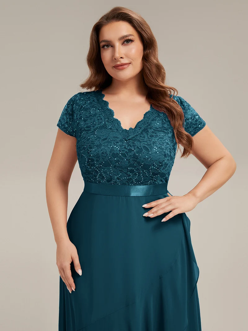 Robe élégante asymétrique à décolleté en V profond et volants