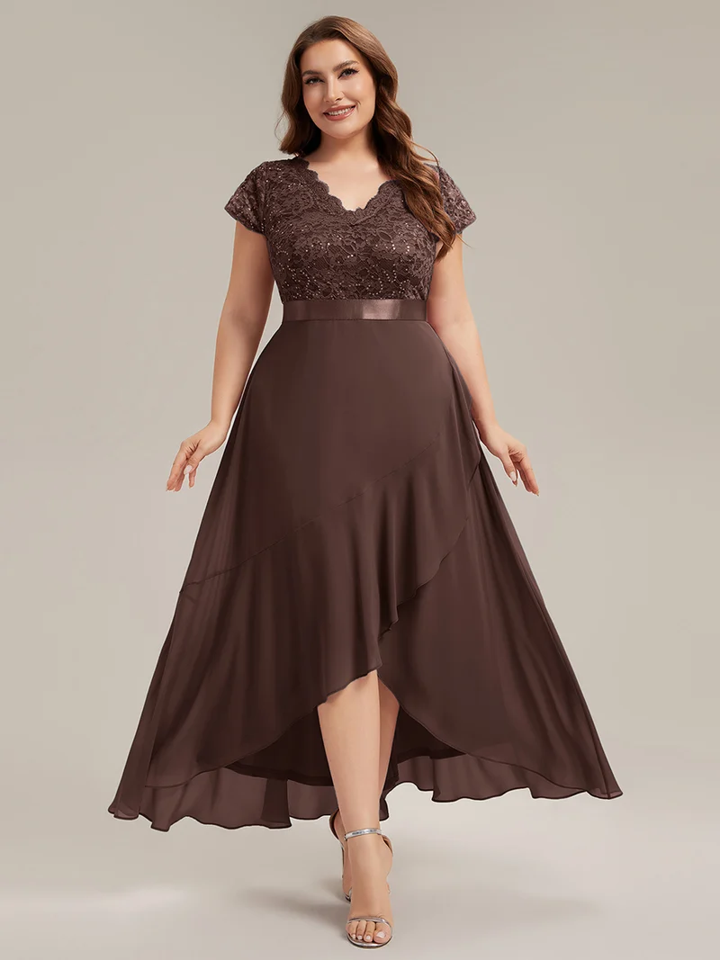 Robe élégante asymétrique à décolleté en V profond et volants