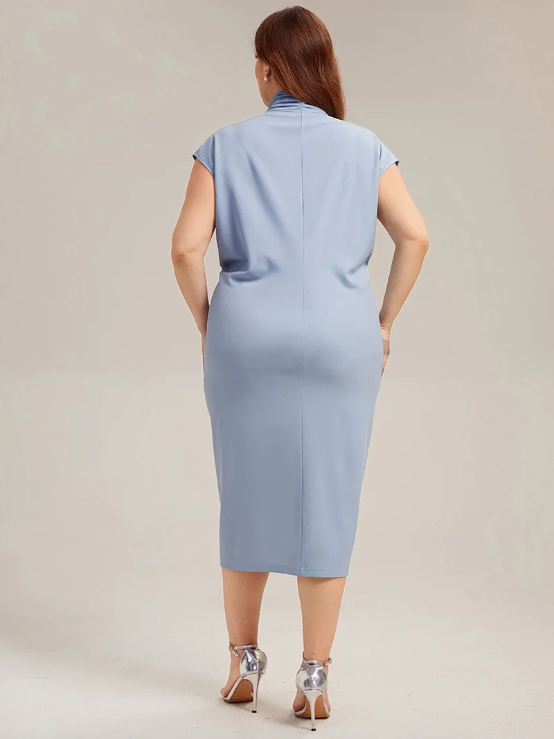 Robe moulante à manches courtes en haute élasticité avec décolleté en V profond et détail froncé