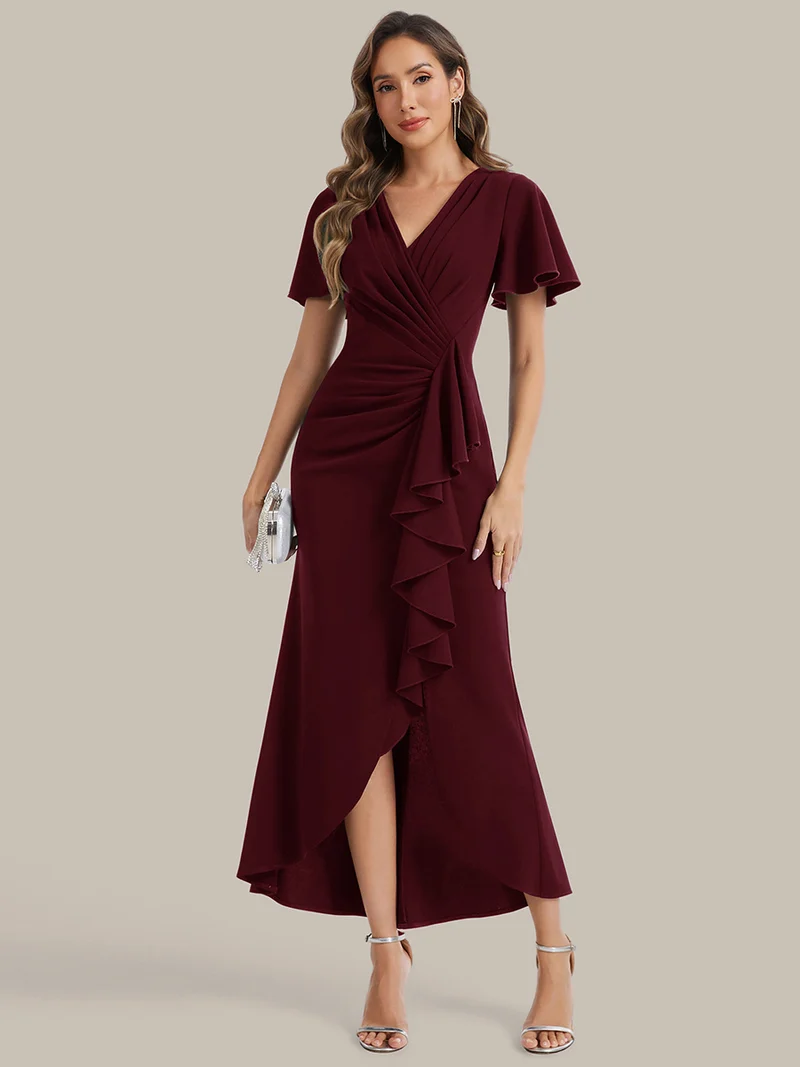 Robe de cocktail de soirée cintrée à manches courtes et décolleté en V profond