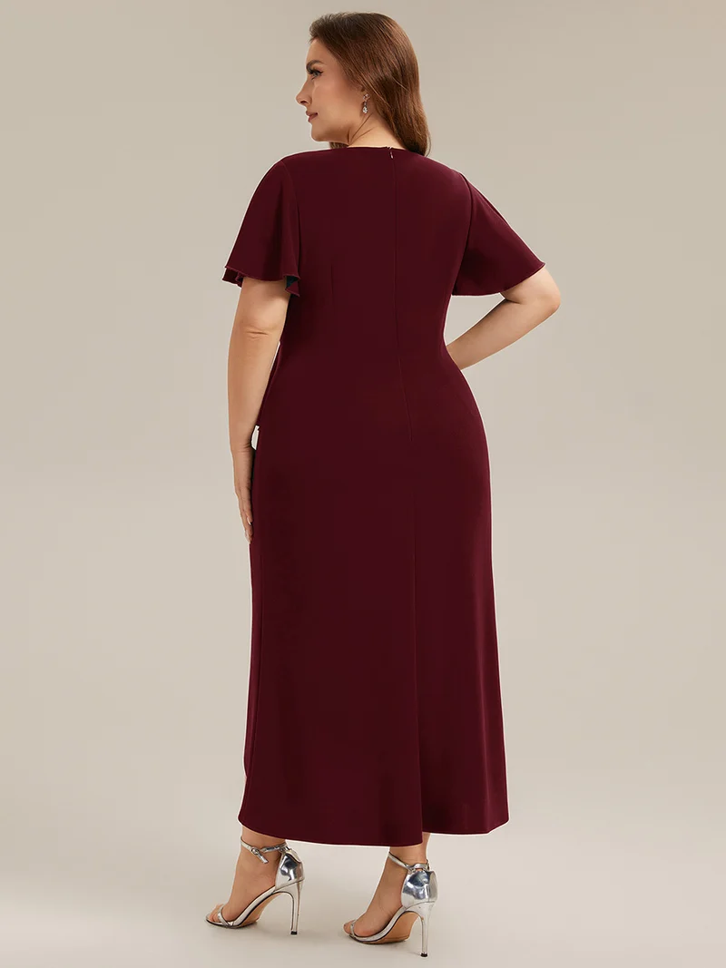 Robe de cocktail de soirée cintrée à manches courtes et décolleté en V profond