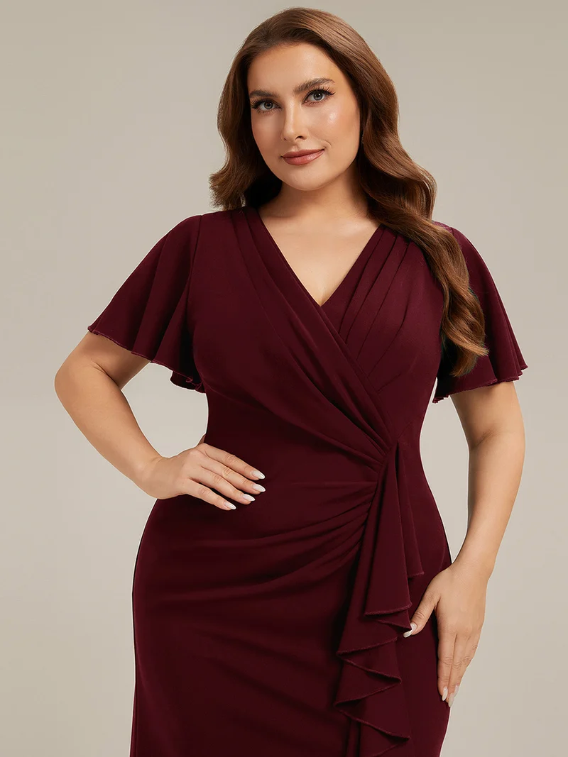 Robe de cocktail de soirée cintrée à manches courtes et décolleté en V profond