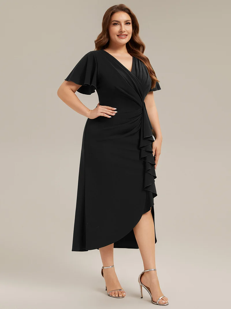 Robe de cocktail de soirée cintrée à manches courtes et décolleté en V profond