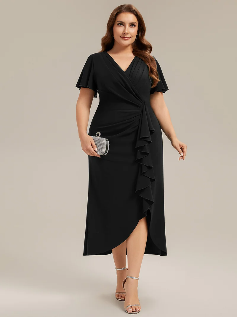 Robe de cocktail de soirée cintrée à manches courtes et décolleté en V profond