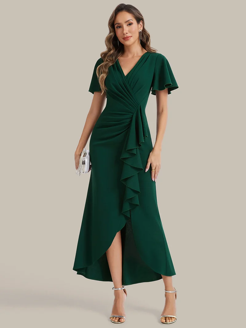 Robe de cocktail de soirée cintrée à manches courtes et décolleté en V profond