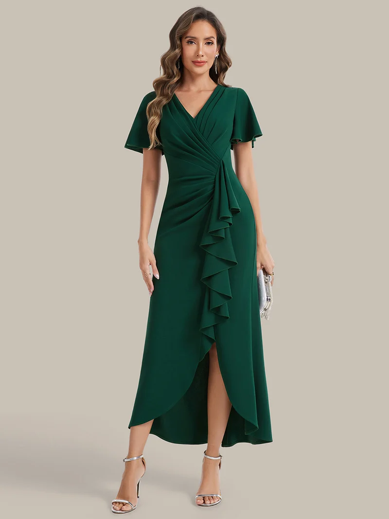 Robe de cocktail de soirée cintrée à manches courtes et décolleté en V profond