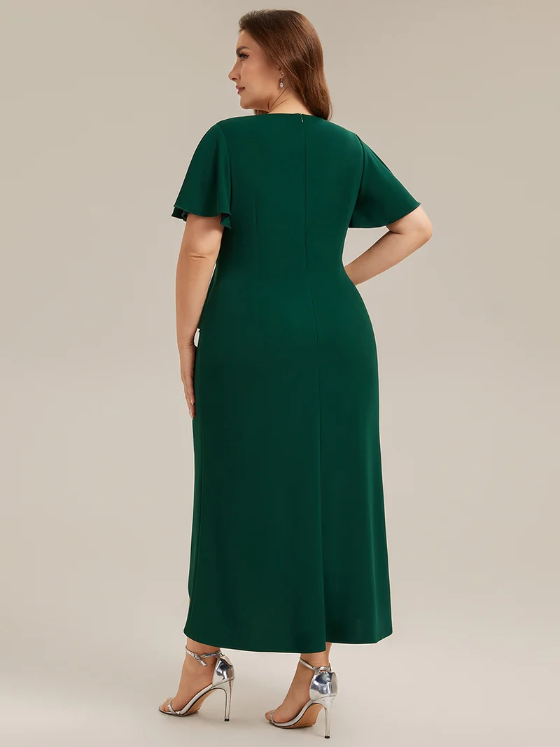 Robe de cocktail de soirée cintrée à manches courtes et décolleté en V profond