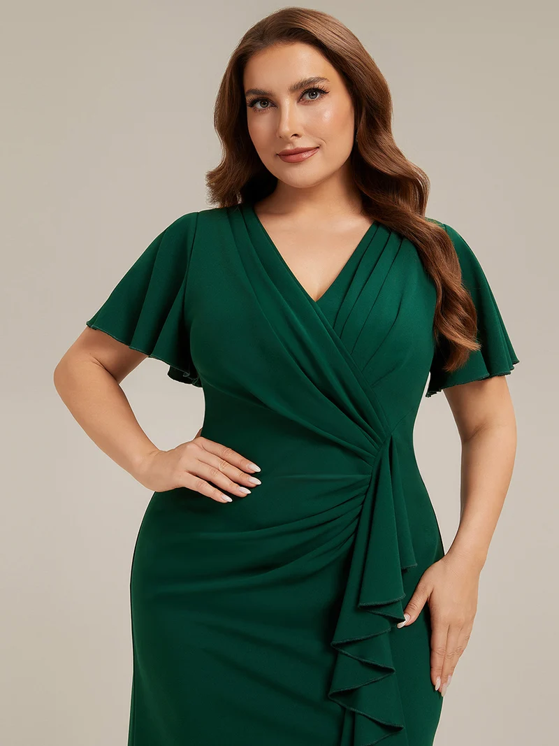Robe de cocktail de soirée cintrée à manches courtes et décolleté en V profond