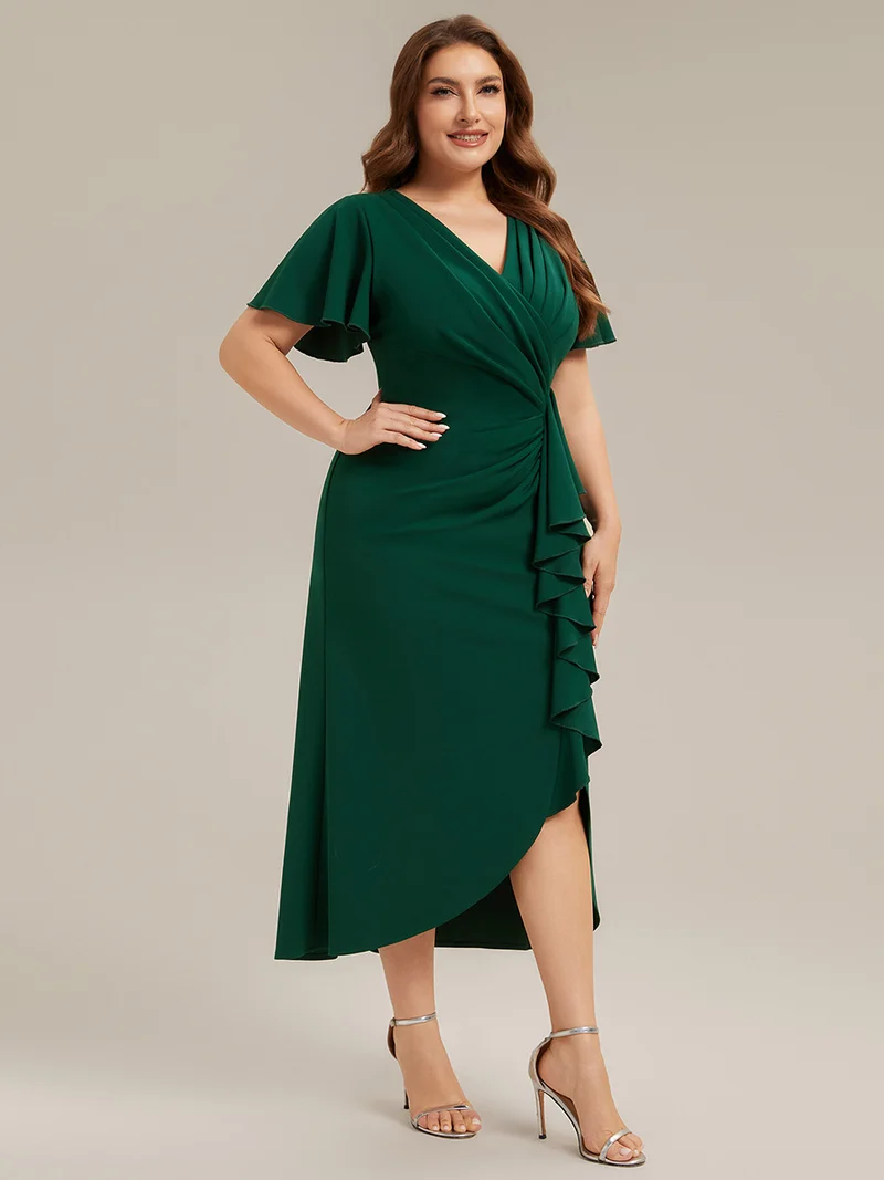 Robe de cocktail de soirée cintrée à manches courtes et décolleté en V profond
