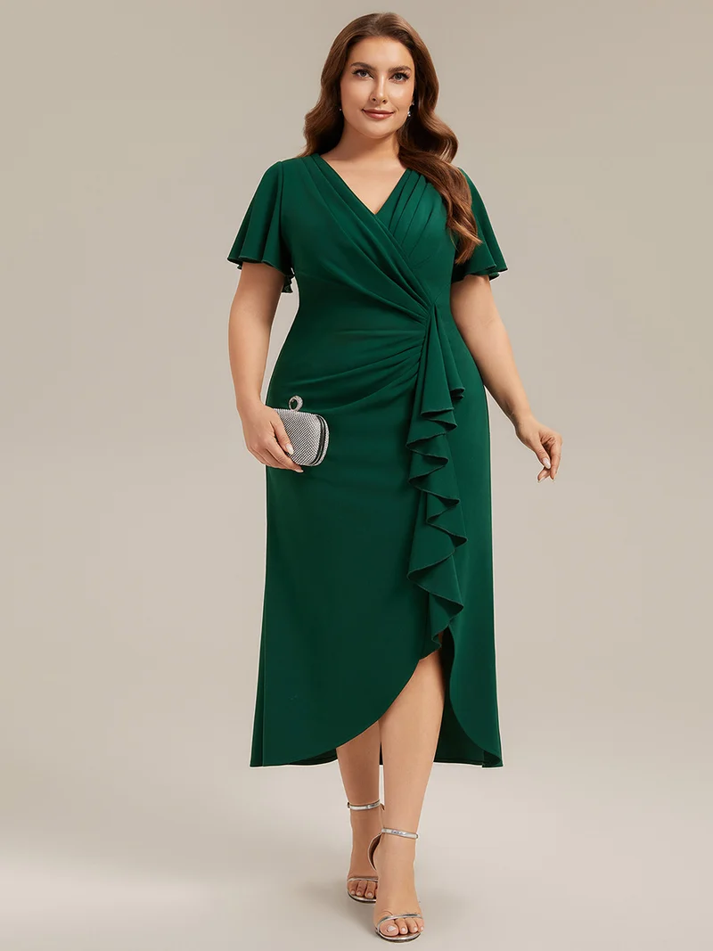 Robe de cocktail de soirée cintrée à manches courtes et décolleté en V profond