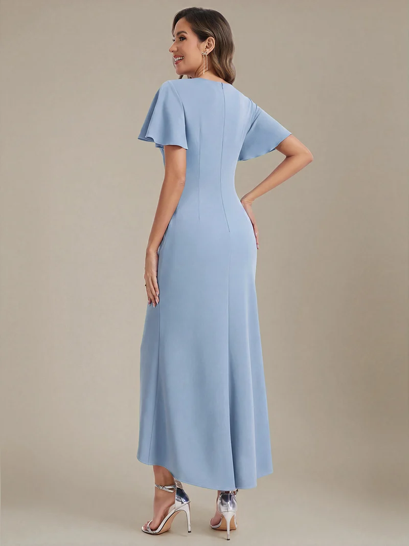 Robe de cocktail de soirée cintrée à manches courtes et décolleté en V profond