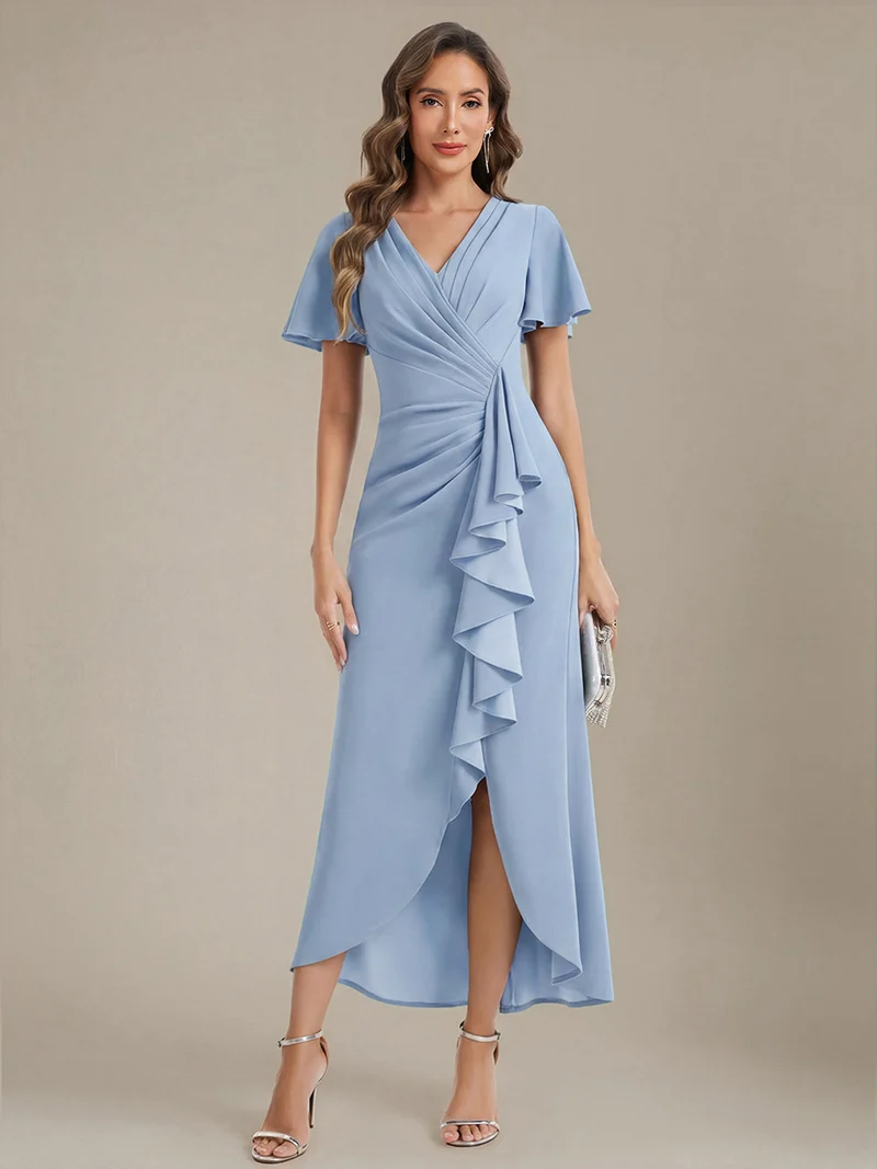 Robe de cocktail de soirée cintrée à manches courtes et décolleté en V profond