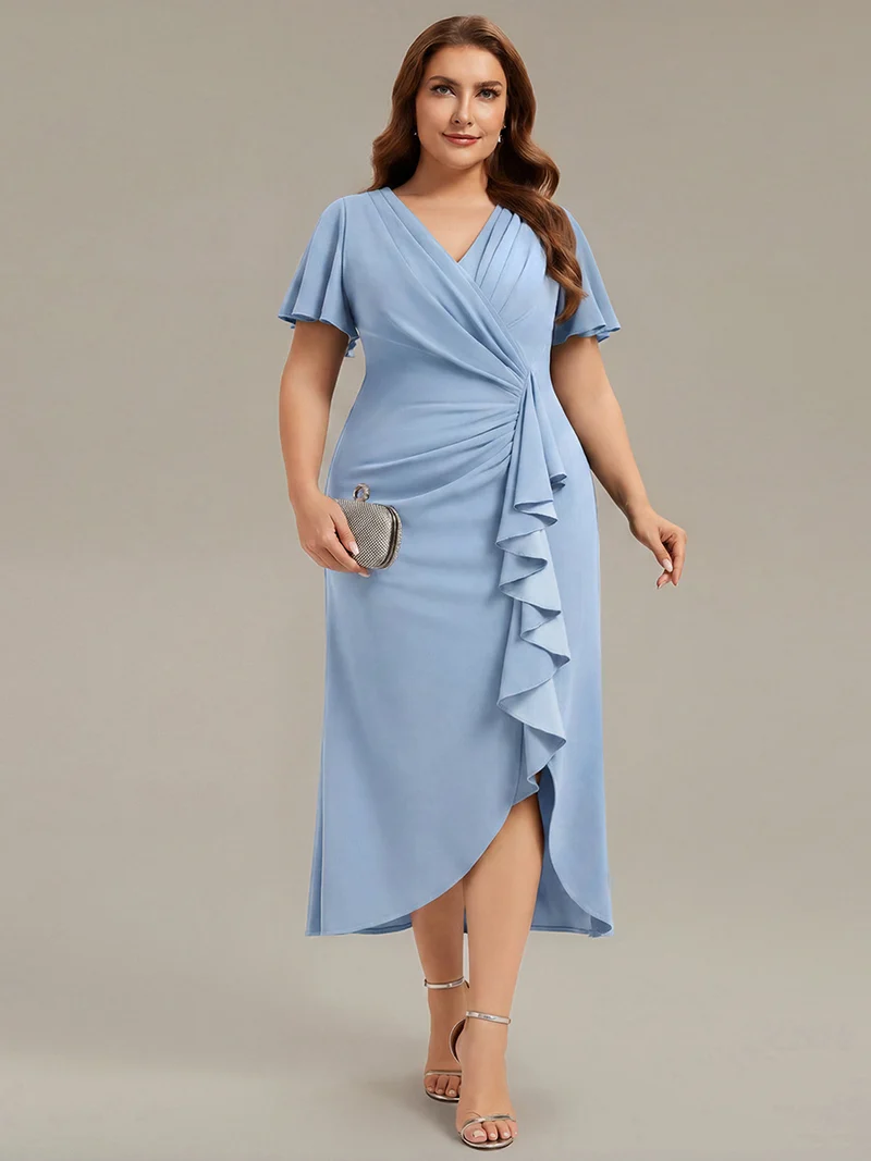 Robe de cocktail de soirée cintrée à manches courtes et décolleté en V profond