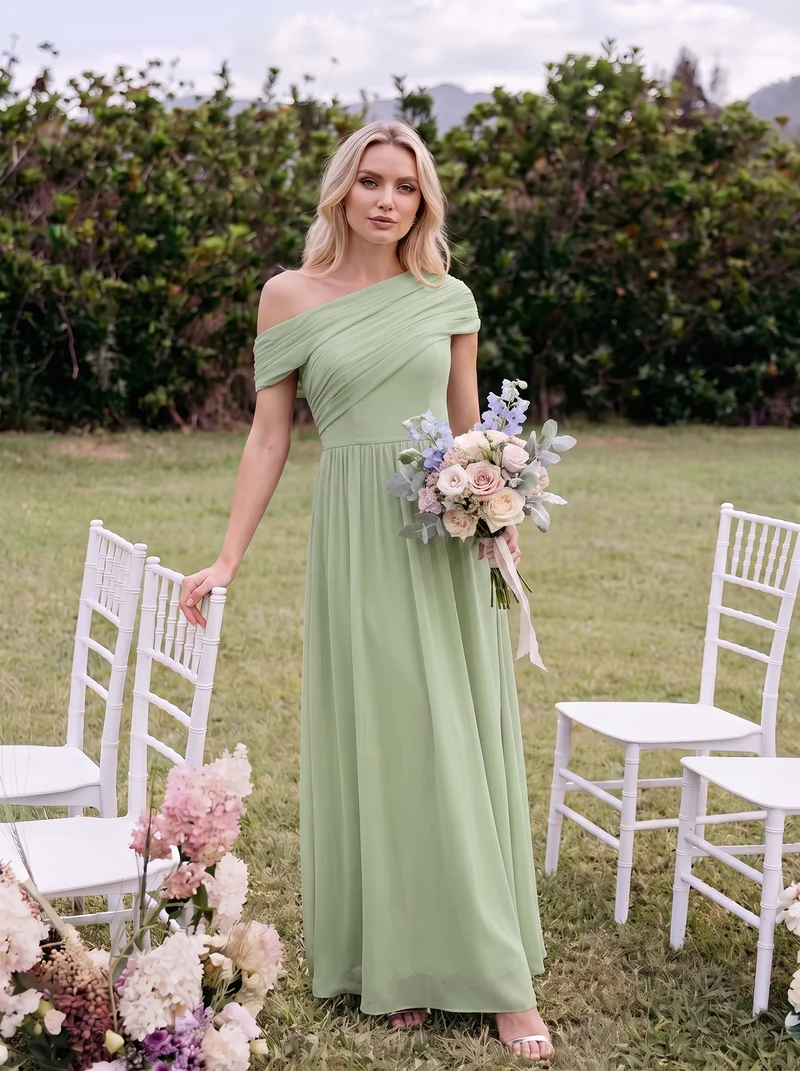 Robe longue asymétrique sans bretelles en A avec détail froncé