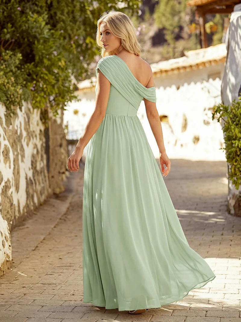 Robe longue asymétrique sans bretelles en A avec détail froncé