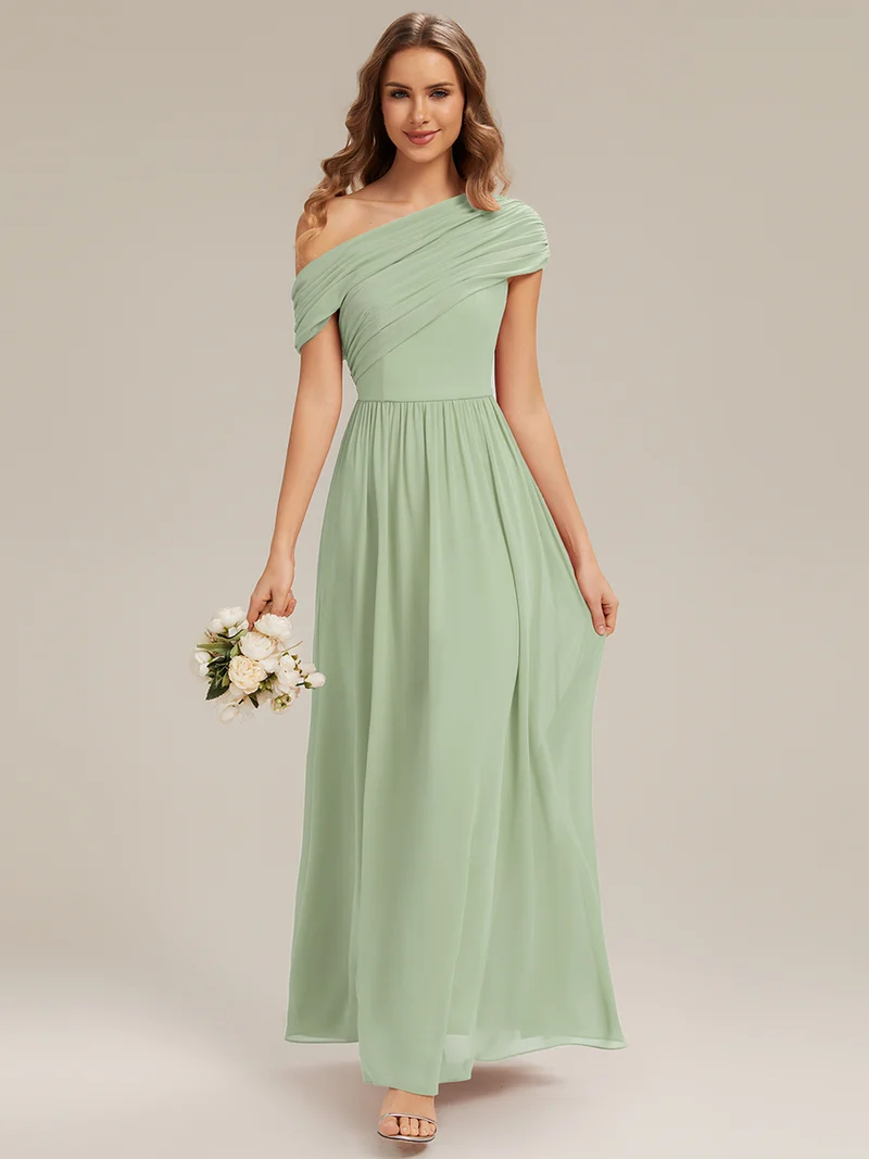 Robe longue asymétrique sans bretelles en A avec détail froncé