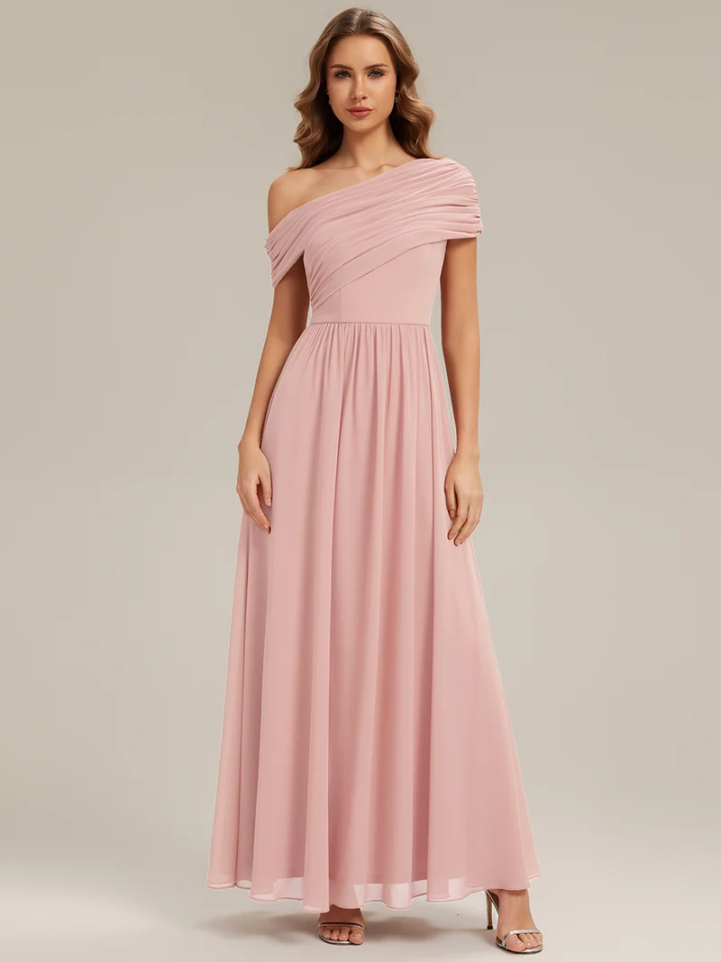 Robe longue asymétrique sans bretelles en A avec détail froncé